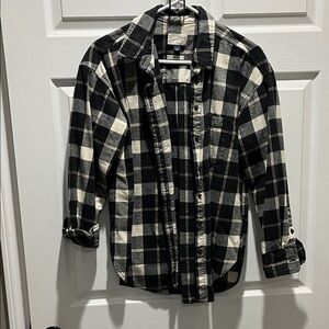Universal Thread Plaid Button-Down Shirt